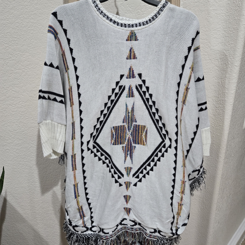 Tribal Patterned White and Black Women's Tunic